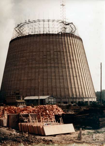 Baudour : construction de la centrale - Réfigérant atmosphérique (vers 1959).