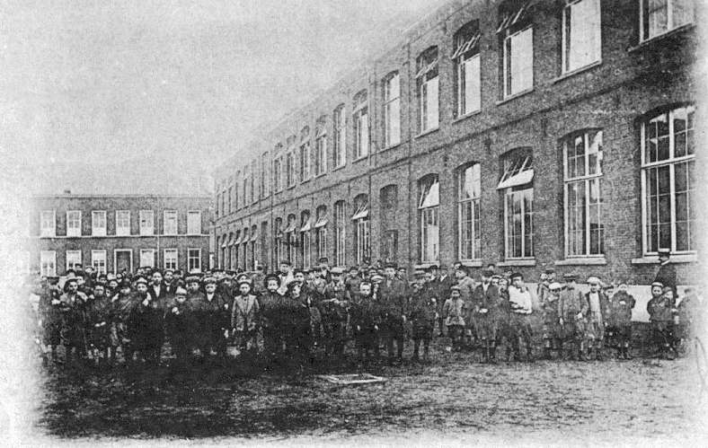 Saint-Ghislain : Ecole moyenne de l'état en 1883.
