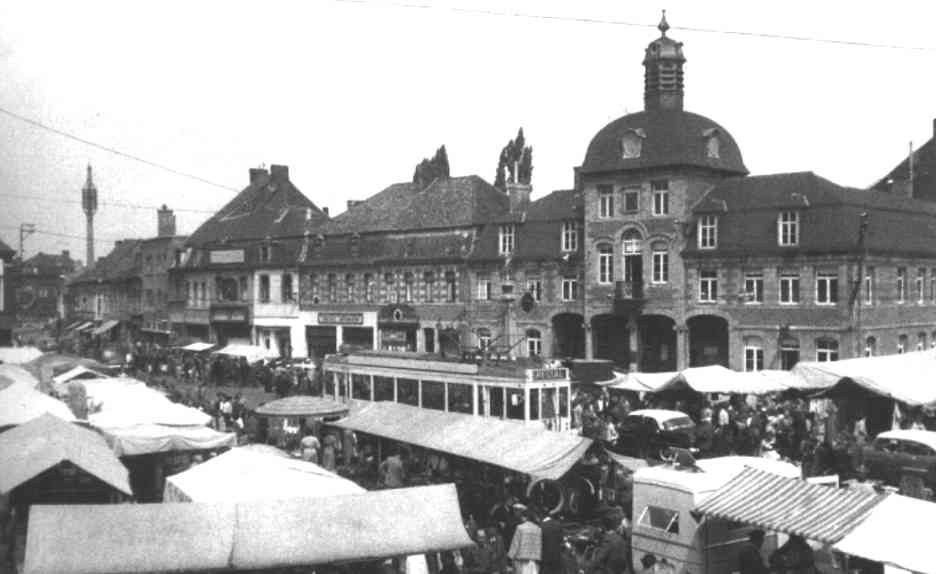 Saint-Ghislain : 17 juillet 1957, in tram spécial était ajouté aux heures de pointe entre Pâturages et Saint-Ghislain pour se rendre au marché de la Place.