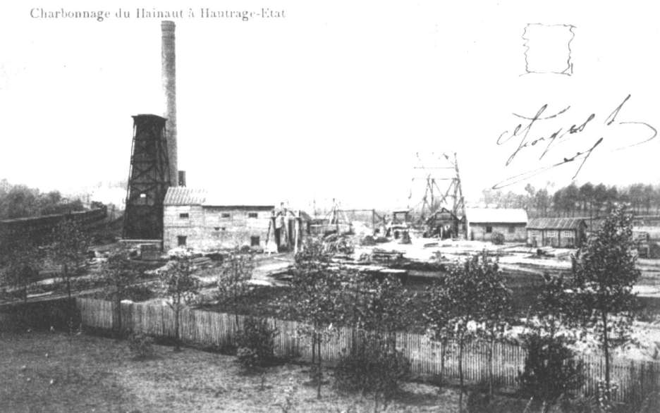 Hautrage : puits Elisabeth de la S.A. des Charbonnages du Hainaut (concession accordée sur Hautrage le 19 juin 1843).  On peut voir la centrale électrique avec son réfrigérant en bois et sa cheminée.