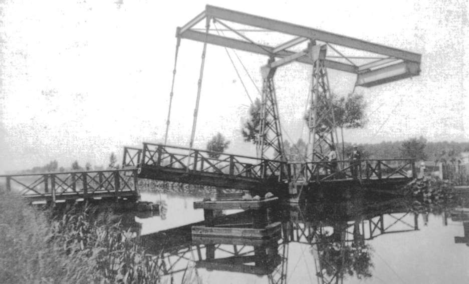 Hautrage : le pont-levis d'Hautrage enjambait le canal Mons-Condé.