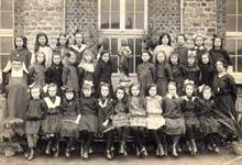 Harchies : Ecole du Sacré Coeur vers 1925