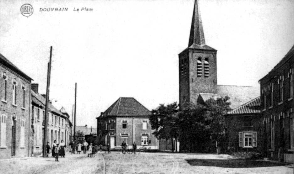 Baudour : le hameau de Douvrain. Sur la place l'église date de 1873.