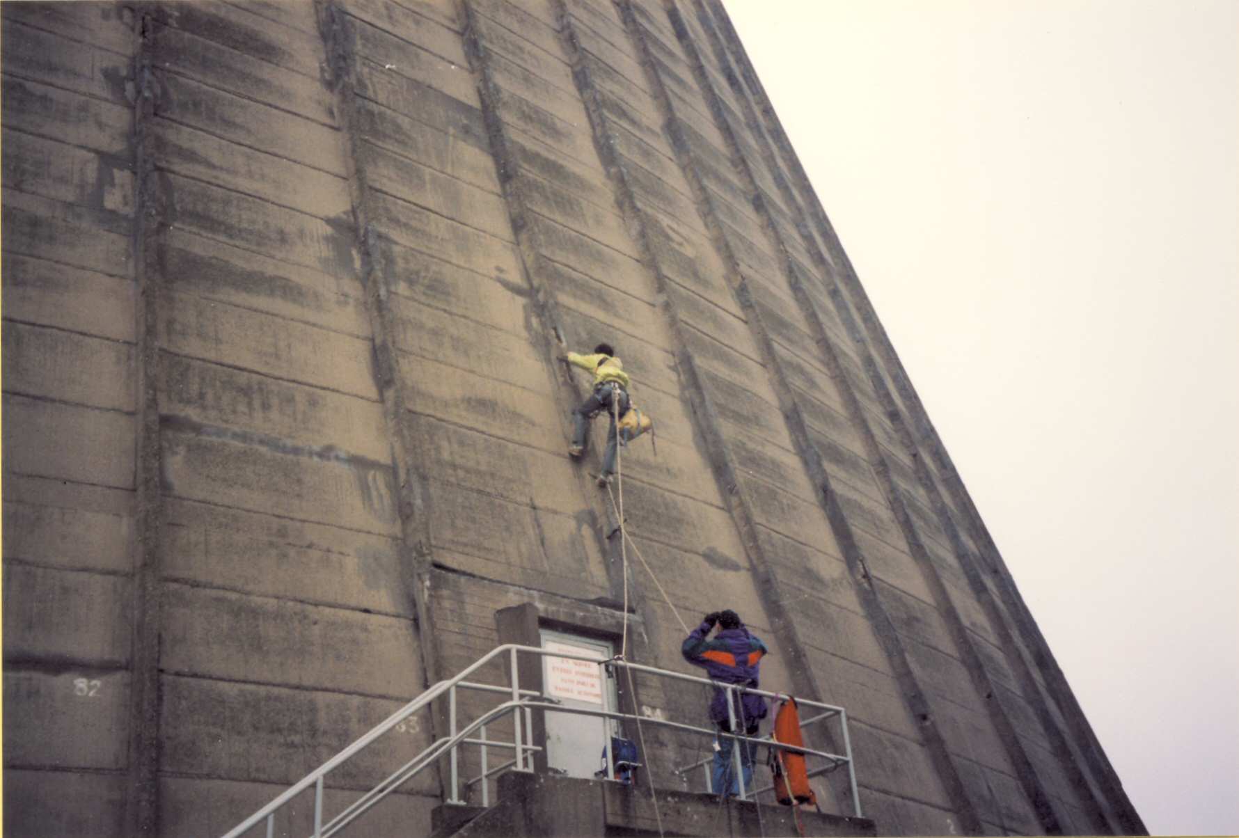 1991 : Réparation du réfrigérant atmosphérique.