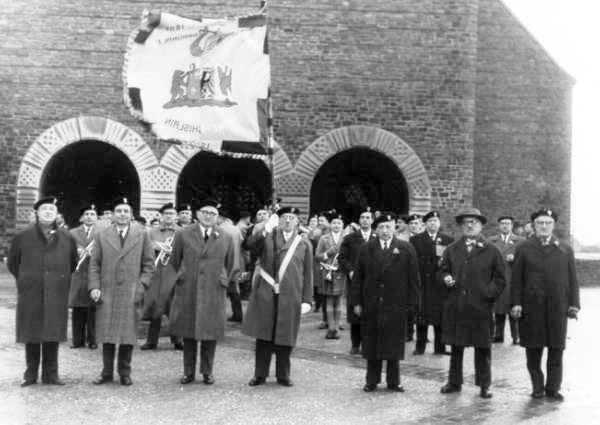 Saint-Ghislain : Associations Remise drapeau fanfare 10/12/1961.