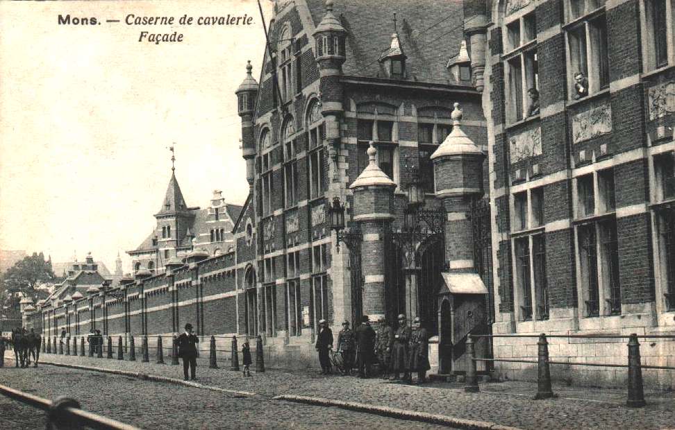 Mons : Caserne de cavalerie - Façade.