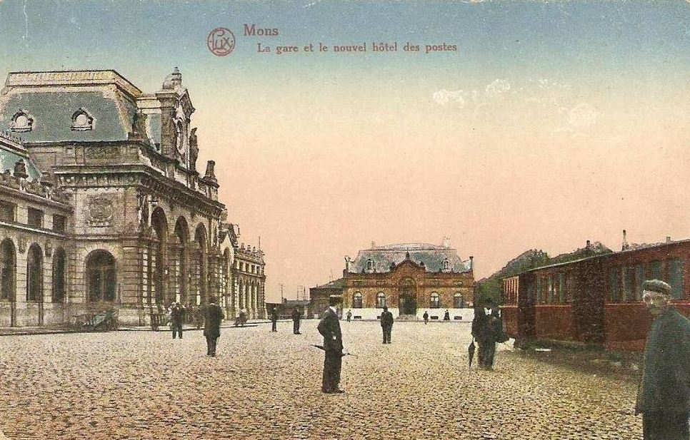Mons : La Gare et le nouvel Hôtel des Postes. 