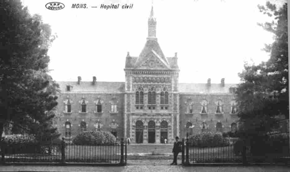 Mons : Hopital Civil construit en 1875 pour remplacer les bâtiments trop vétustes de l'anciennes abbaye du Val des Ecoliers. Il était possible d'y loger 300 personnes. Il fut démoli pour permettre la construction du nouvel Hôpital St-Georges.