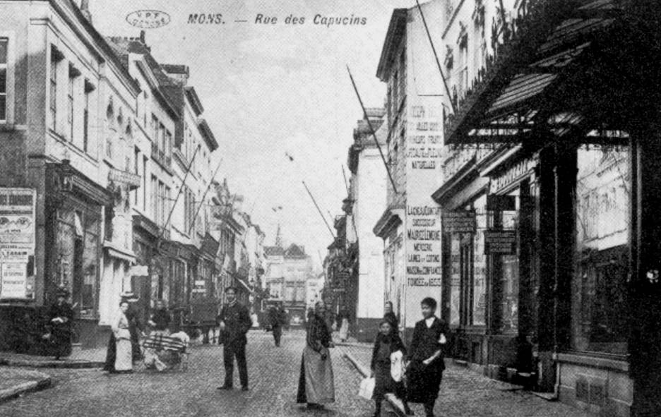 Mons : Rue des Capucins.