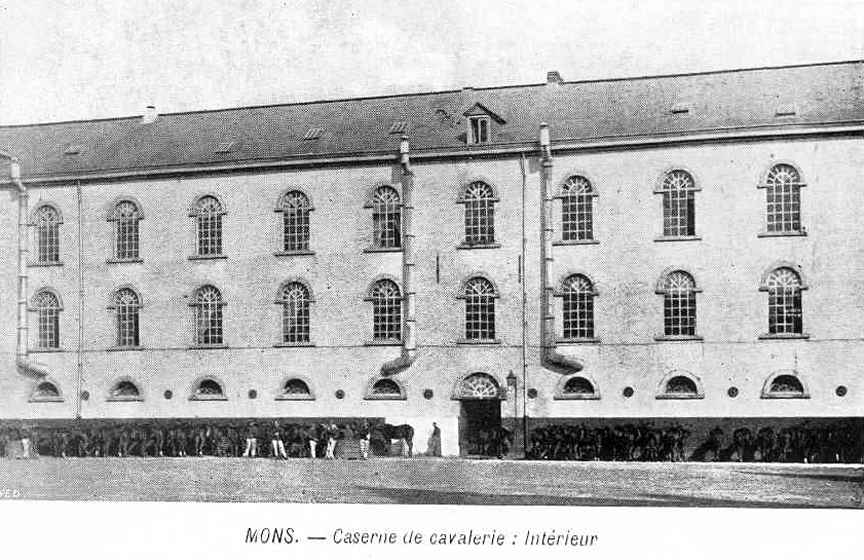 Mons : Caserne de cavalerie intérieur avant 1906.