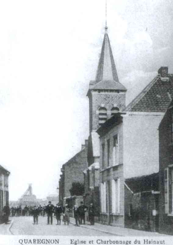 Quaregnon : L'église de Quaregnon-Rivage construite en 1880 et le presbytère voisin en 1901. Au fond les deux puits du Charbonnage du Hainaut.