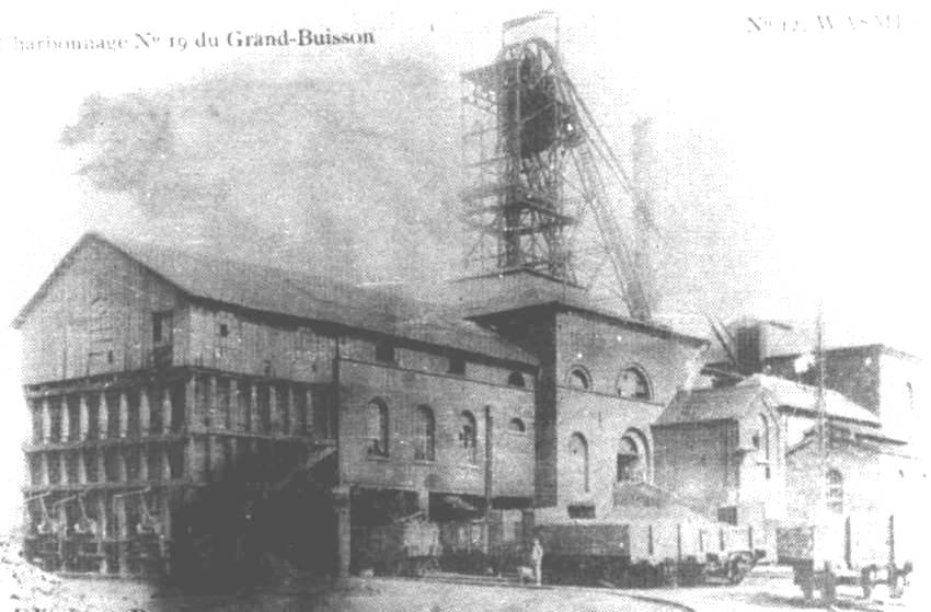 Wasmes : puits n°3 de la SA des Mines de Houille du Grand-Buisson dit 19 du Grand-Buisson ou 19 du Bouchon (Rue Wilson).